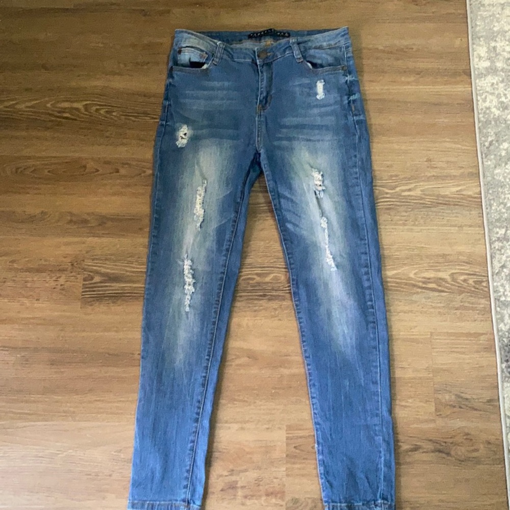 Tinseltown size 11 Distressed Skinny jeans